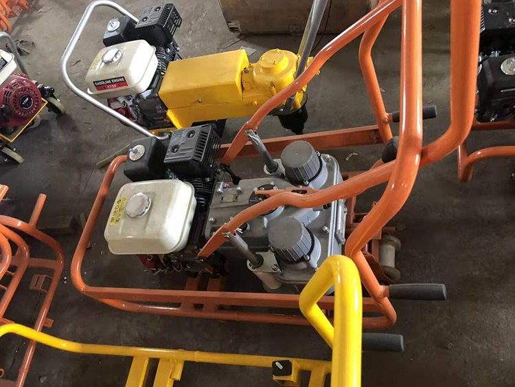 NLB-600型(xíng)雙頭内燃螺栓(shuān)扳手