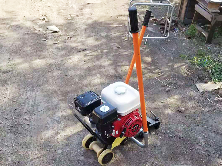 NQG-6.5II型内燃鋼(gang)軌鋸軌機 