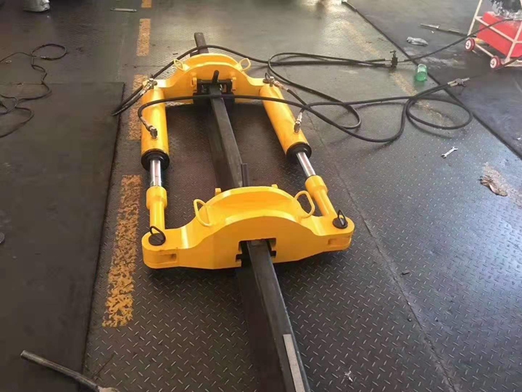 YLS-900型液(ye)壓拉伸機